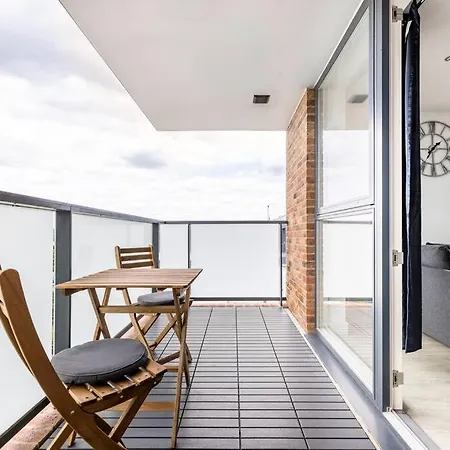 Stylish & Comfortable Top-Floor Flat In Harrow Londres Exterior foto